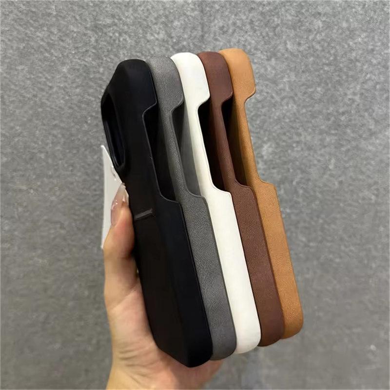 Matte Slot Kartenhalter mit Handgelenk Hand Strap Fall für iPhone 16 15 Plus 13 12 14 Pro Max Kamera Stoßstange Leder Abdeckung
