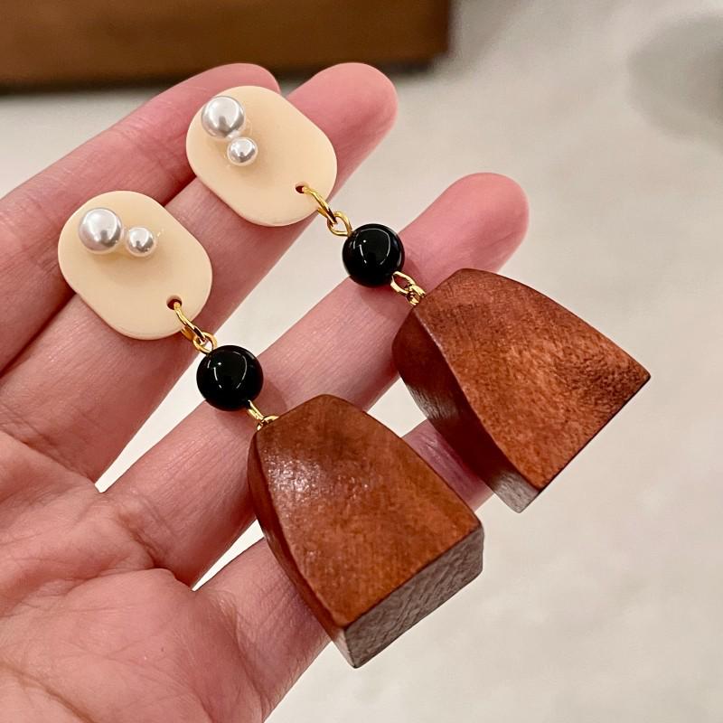 Retro Geometric Wood & Pearl Oval Earrings for Women