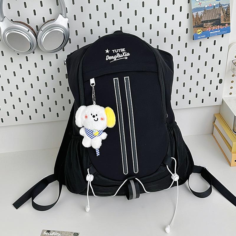 

Simple Student Schoolbag Fashionable and Casual Backpack Male and Female College Students Backpack With pendant чёрный