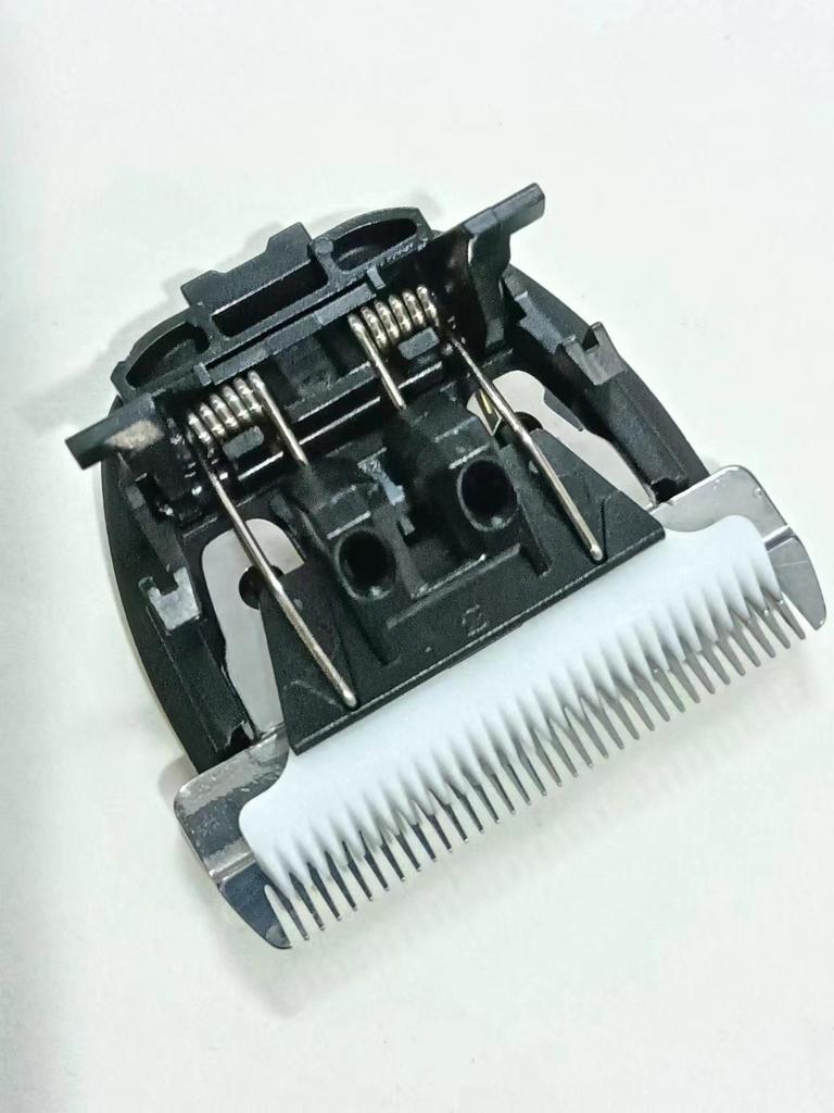 Universal Electric Pet Hair Shaver with Ceramic Blade - 35 Teeth for Cashmere, Goat, Dog, and Cat