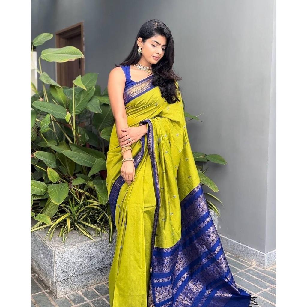 Beautiful Rich Pallu & Jacquard Work On All Over the Saree