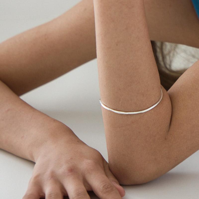 

nuavo Light thin cuff Silver