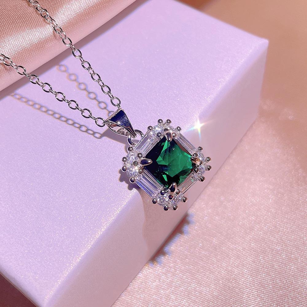 High Quality Emerald Square Set  Stamps Luxury Full Diamond Pendant Opening Ring Fashion Jewelry Party Wedding Gift