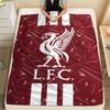 1 ks Flísová deka s potiskem Liverpool FC, Vysoká kvalita, Pohodlná pro všechna roční období, Domácí dekorace, Teplo a pohodlí, Ideální jako vánoční dárky