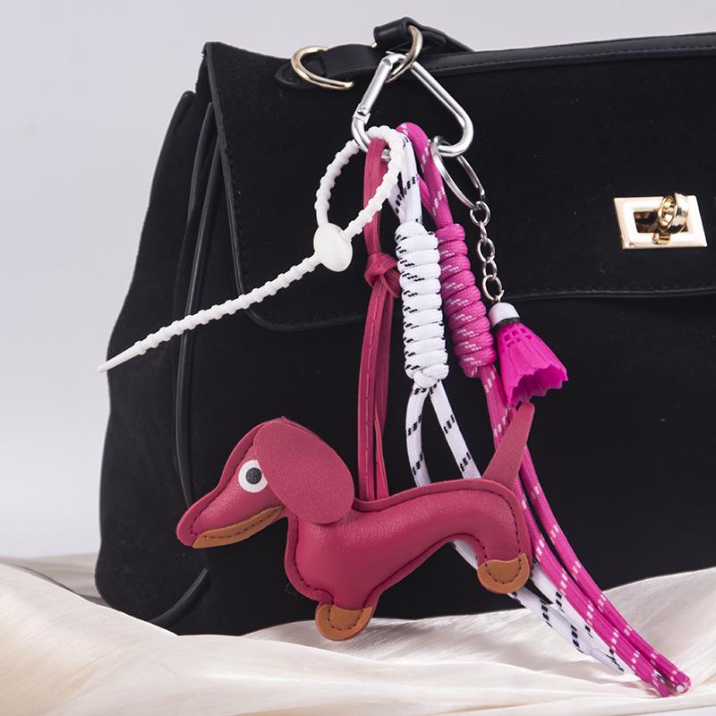 Colgante de Cuerda Tejida Dachshund y Amuleto de Cuero para Teléfono/Bolso