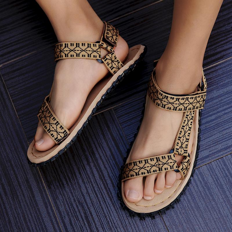 Letní pánské sandály Módní volnočasové plážové dovolenkové sandály pro muže Lehké boty Nové venkovní pohodlné ležérní sandály