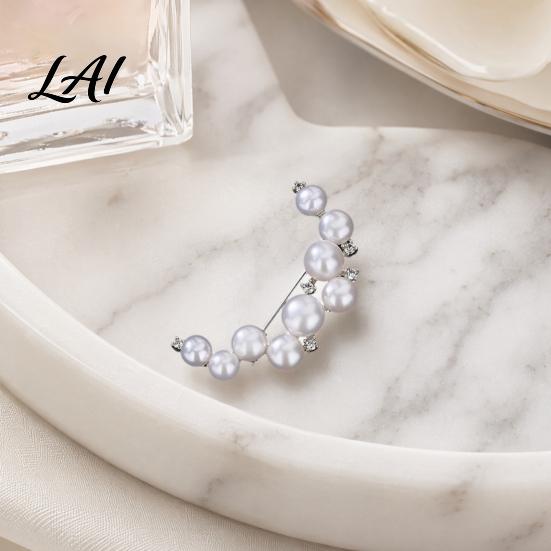 Rhinestone Brooch Pin Curved Design Imitation Pearl Lapel Versatile Daily Wear Pearlescent Texture Badge for Coats Shirts Scarves Accessories