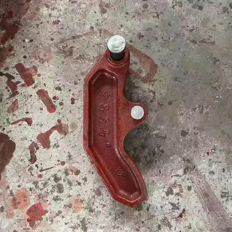Compatible with Hongchang Tianma dump truck: automatic chain-locking hook, rear door lock hook, and slag dump bucket.