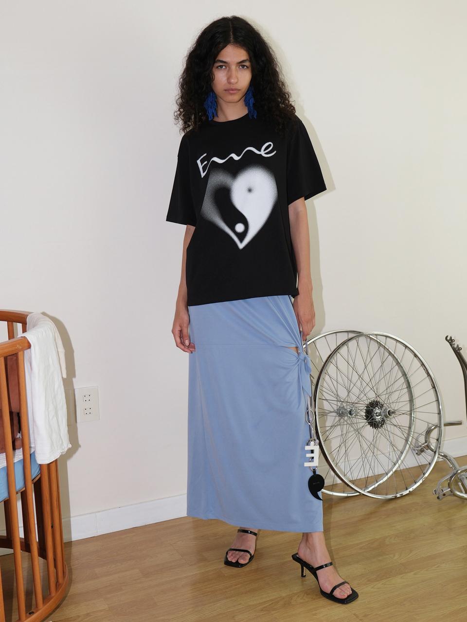 I Comma I Big Heart Symbol Logo T-Shirt (Black) One