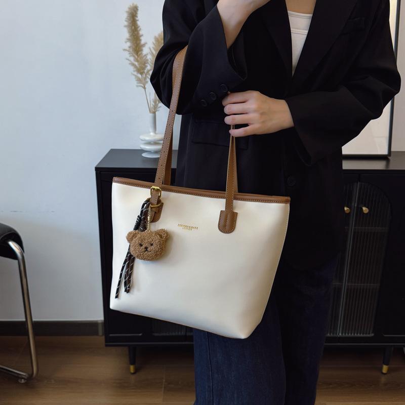 Retro large-capacity bag women's 2026 new fashion niche tote bag shoulder armpit bag