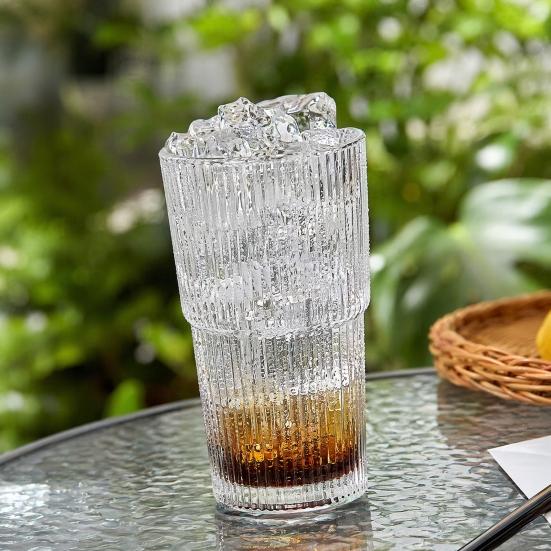 Ribbed Glass Tumbler with Lid And Straw, 560ml Capacity Iced Coffee Cup, Reusable Cold Drink Glass for Home, Travel Cup Fits Car Holder