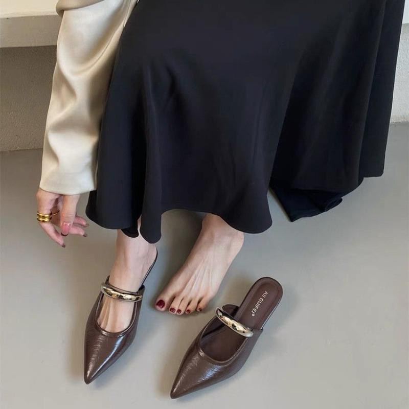 Fashion New Style Luxury Fashionable Sexy Comfortable Women's Pointed Toe Thick Heel Leather Slippers Metal Toe Sandals Banquet Slippers