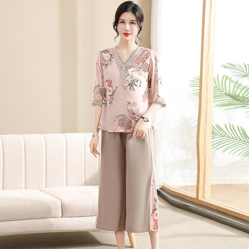 

Mom s Summer Casual Plus-Size Floral Top & Shorts Set for Middle-Aged Women 5XL (suggested 145-160 jin) рожевий