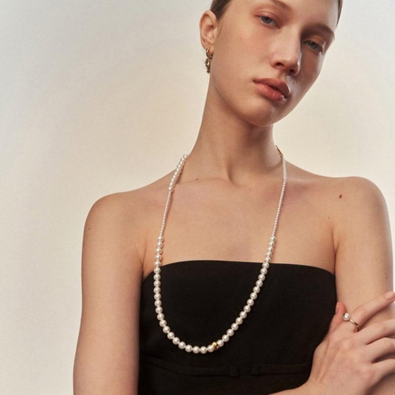 

Vingt six Avril 3-n14 classic peal long necklace (M),(L) white gold