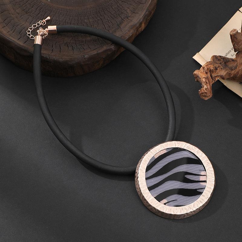 Módní náhrdelníky pro dámskou sadu šperků