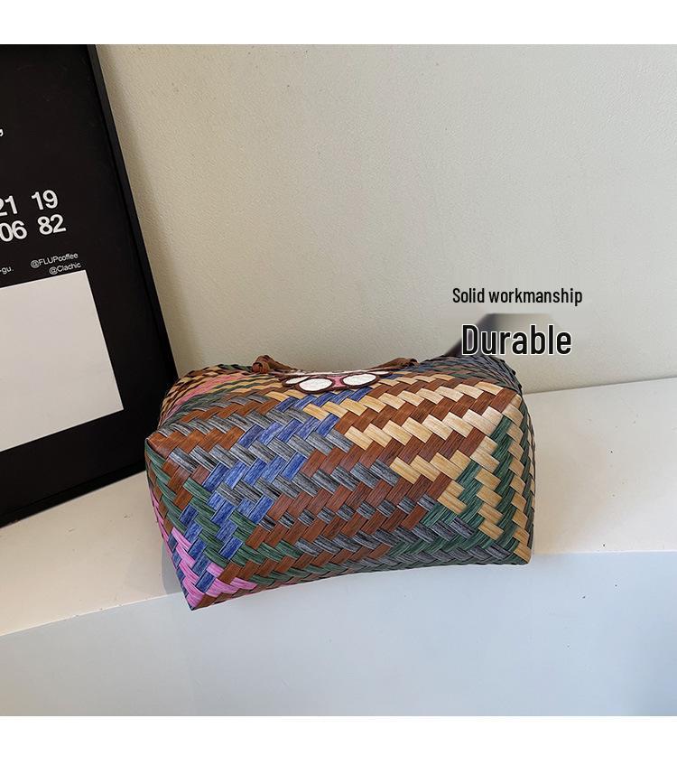 Cartoon KT Cat Rattan Beach Bag: Women's Summer Handheld Woven Basket for Seaside Holiday Commute