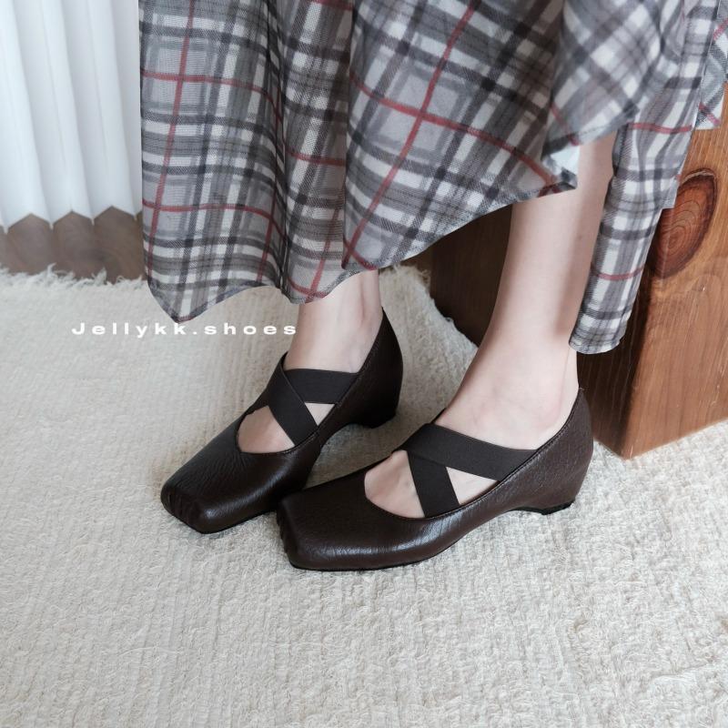 

Soft leather version of minimalist ballet fashion single shoes women s new pig nose elephant pattern super soft retro Mary Jane shoes 40 коричневый