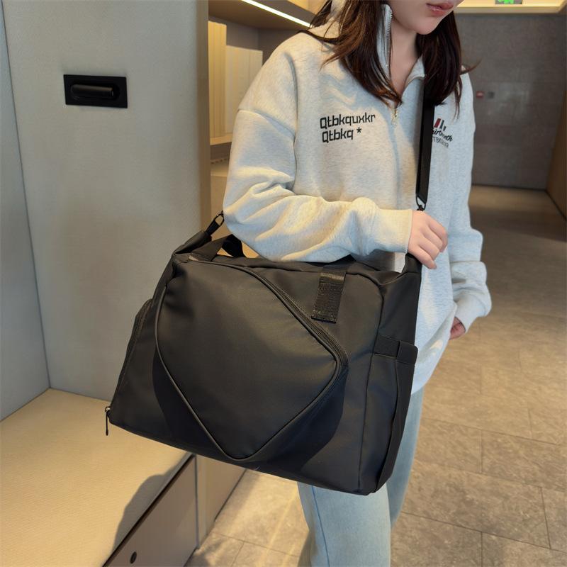 Badminton bag sports fitness large-capacity messenger handbag women's new travel bag men's badminton racket bag