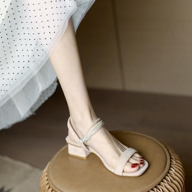 

Босоножки на толстом каблуке женские летние новые универсальные с ремешком через подъем, маленькие свежие, на среднем каблуке, в сказочном стиле, модные туфли на высоком каблуке 40 абрикосовый