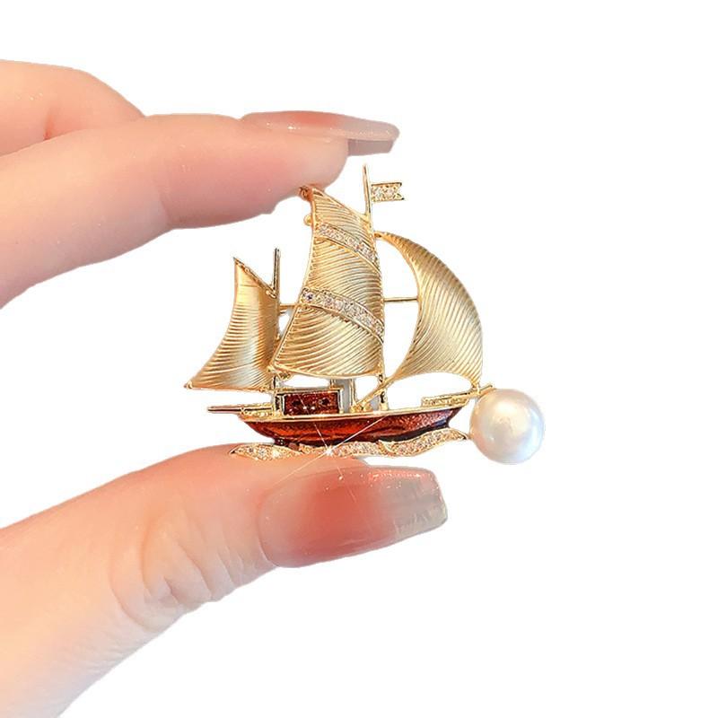 Smooth Sailing Sailboat Brooch High-end Light Luxury Elegant Feminine Brooch Suit Sweater Cardigan Corsage Accessory.