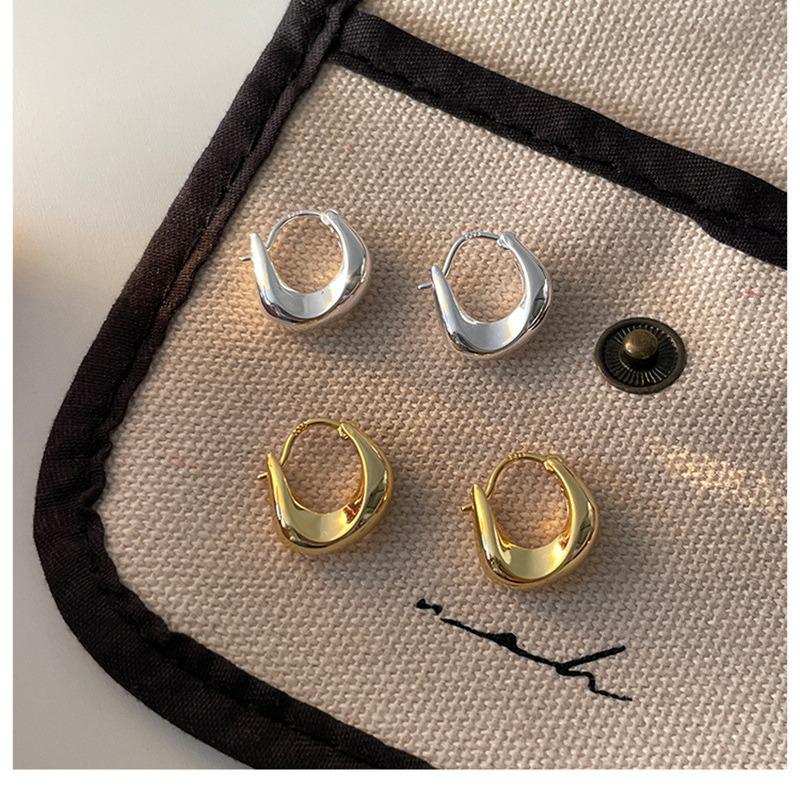 Korean Style High-End Gold Hoop and Stud Earrings: Versatile Water Drop Ear Cuffs for Women