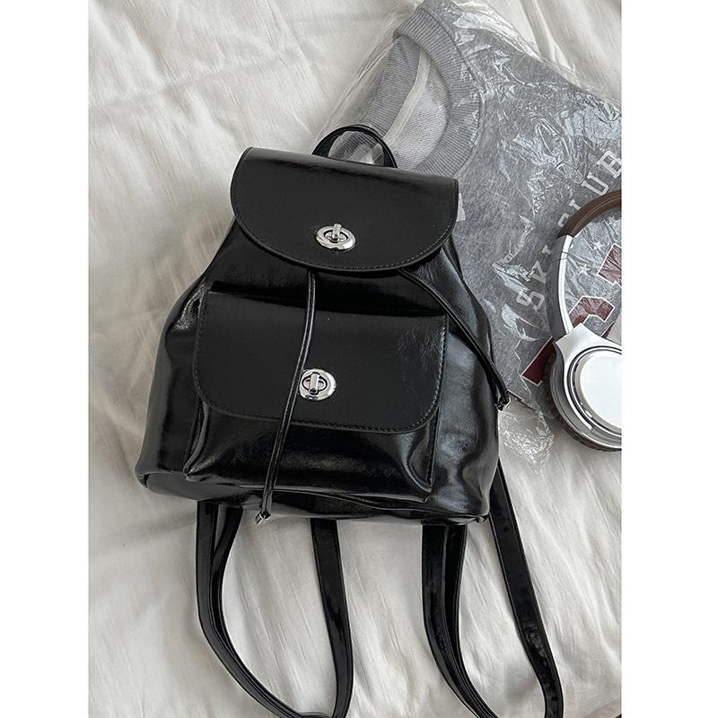 Ein Nischen-Herbst-Retro- und modischer Rucksack, eine lässige Reisetasche