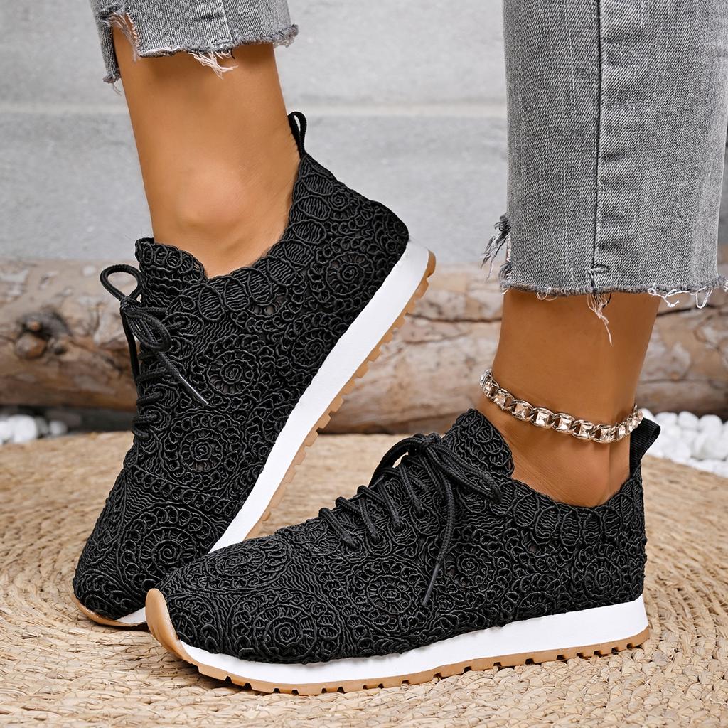 Fashion New Sneakers For Women Breathable Fashion Trainers Plus Size Women Sneakers Mesh Fabric Lace Up Women Shoes Female Footwear