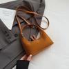 Simple and Casual Handbag Crossbody Bag Women's Bag Fashionable and Retro Shoulder Bag, Hand-held Bag