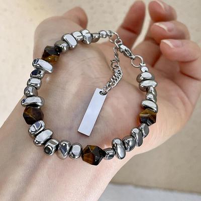 Unique Retro Brown Amber Beaded Bracelet: Niche Design for Men and Women