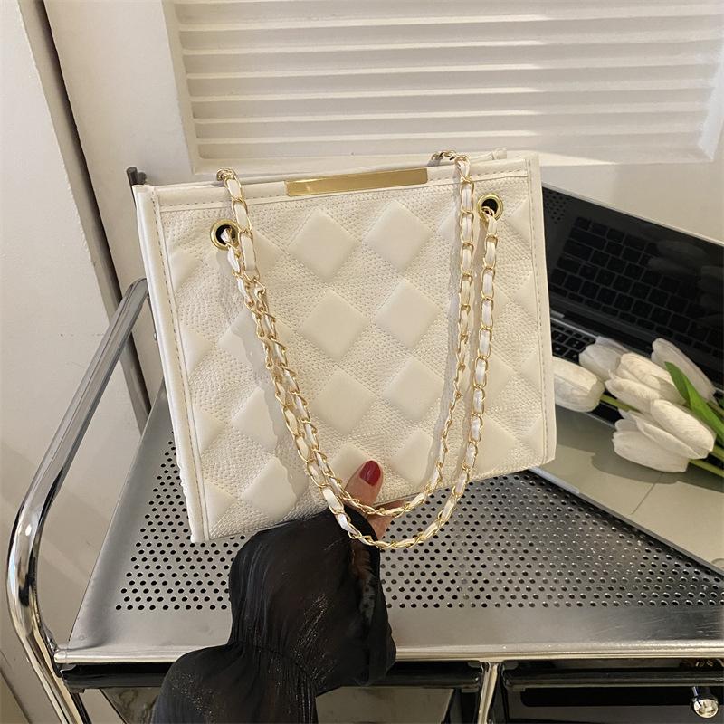 

Корейская версия модной сумки для женщин 2024 года, летняя новая повседневная простая сумка-мессенджер, модная сумка через плечо большой вместимости белый