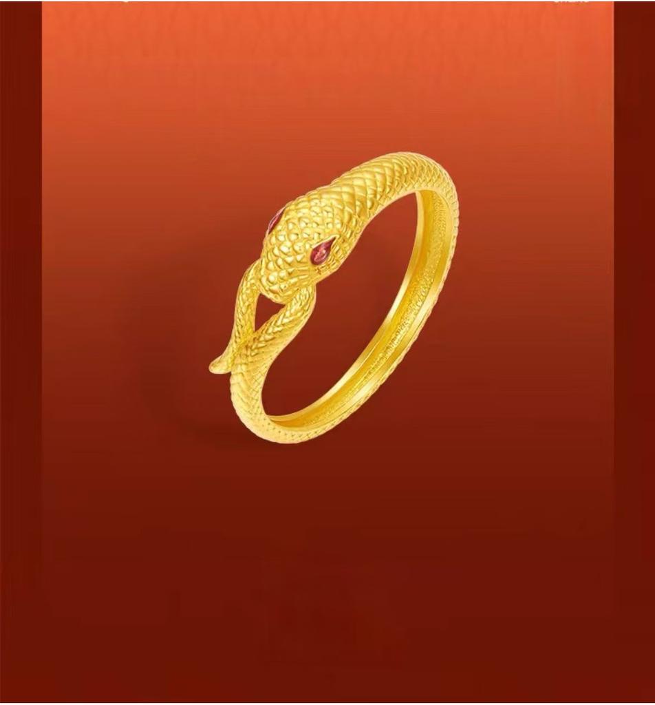 Snake Gold Eyecatching Ring For Men Featuring Dazzling Diamonds And Zodiac Elements