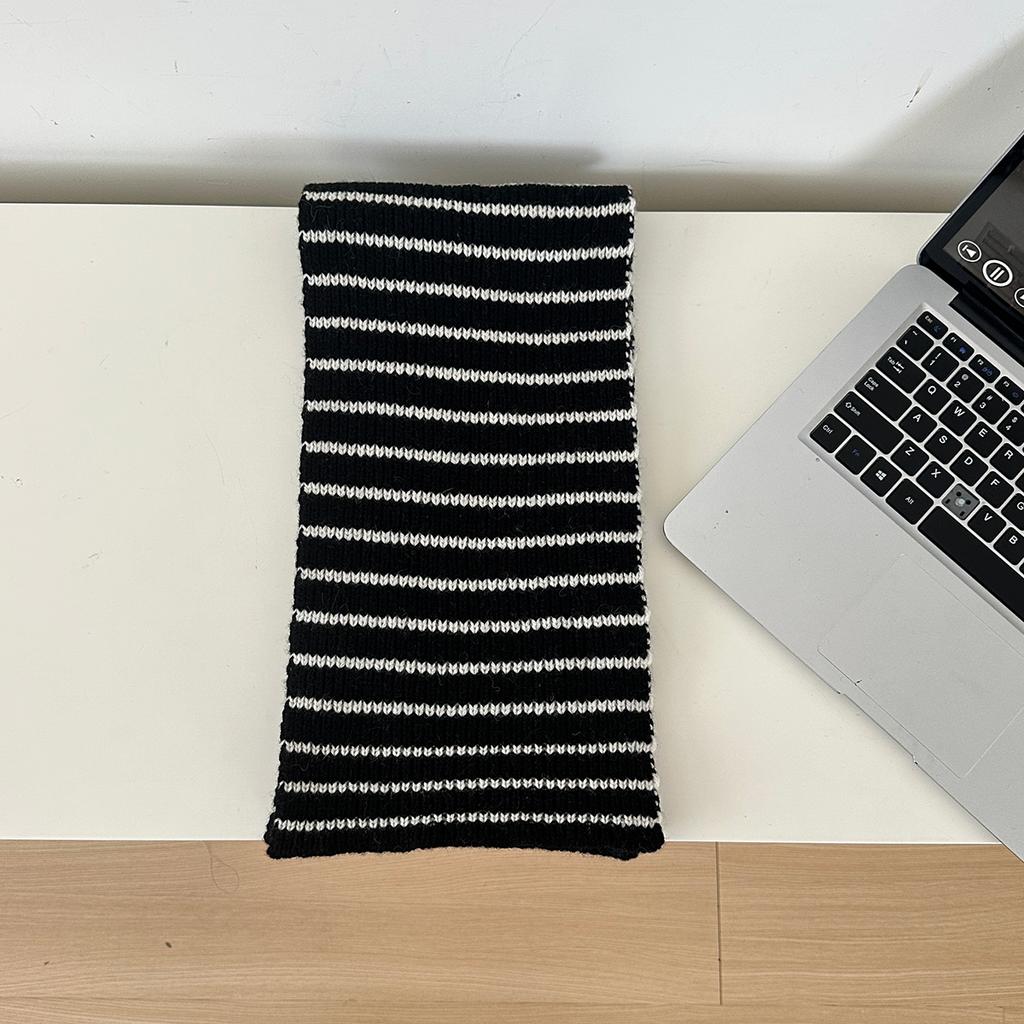 A Simple Color-Blocked Striped Knitted Wool Scarf For Autumn And Winter Soft And Versatile Pure Wool Neck Warmer For Women