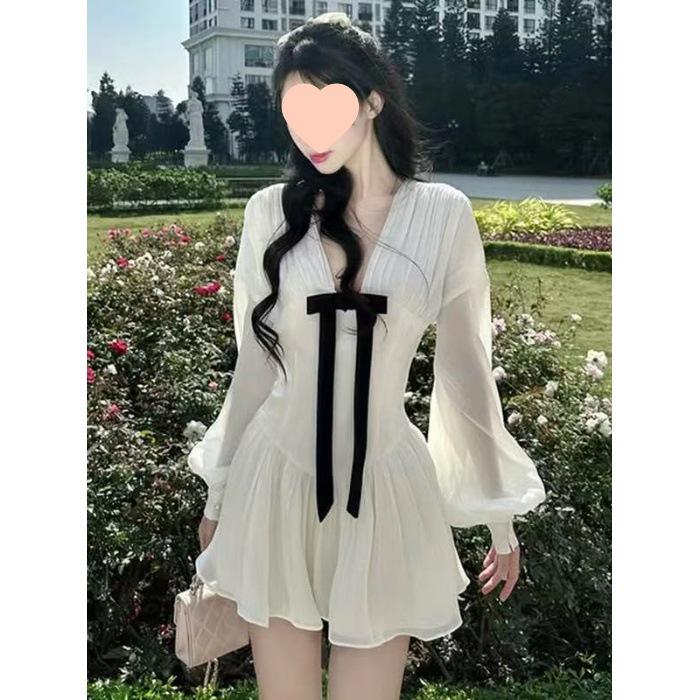 French Elegant High-end Bow V-neck Pleated Slim-fit White Dress for Women - Autumn Style