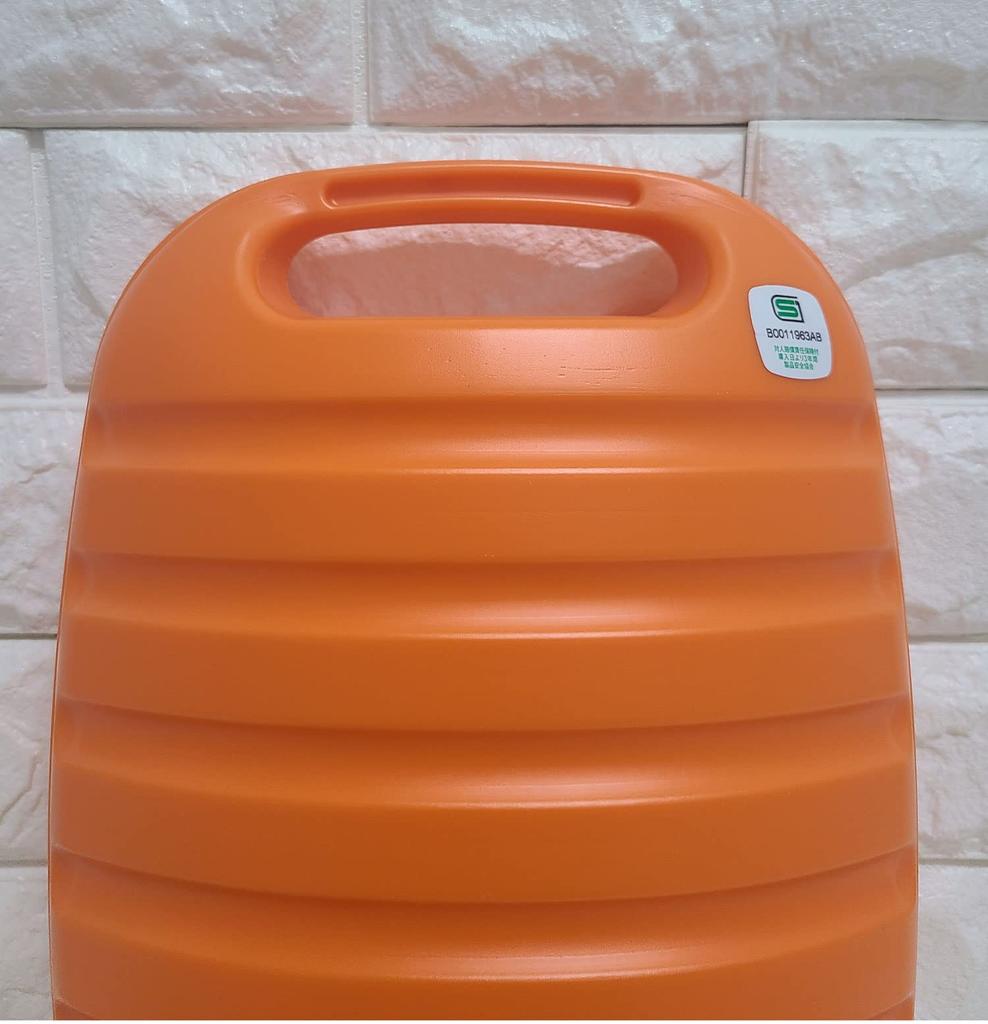 Doi Metal Chemicals Standing Hot Water 223118 Bottle, Dome, 2.8L,