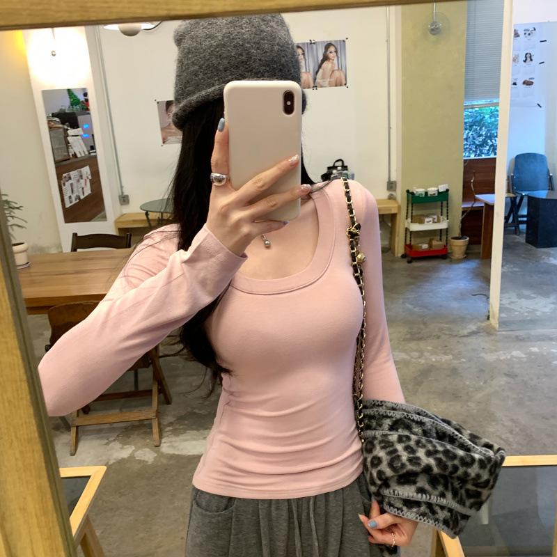 

[In Stock] Elegant Slim Fit Cream White U-Neck Base Layer Top for Women - Winter 2026 Collection Medium рожевий