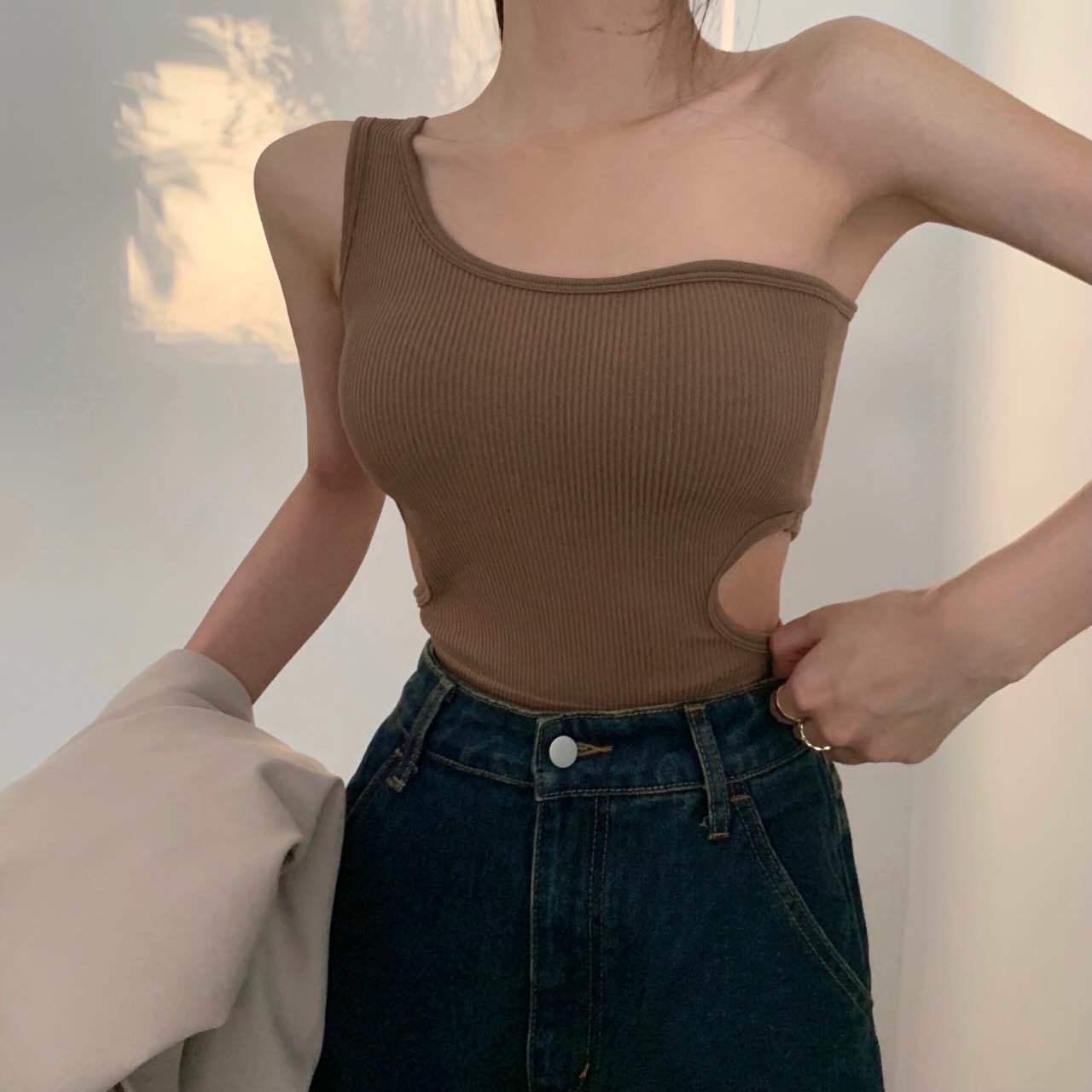 

WTEMPO Сексуальный топ с открытым пупком и подвязками, красивая спина с внутренней подкладкой для груди, чтобы предотвратить выцветание бюстгальтера L хаки