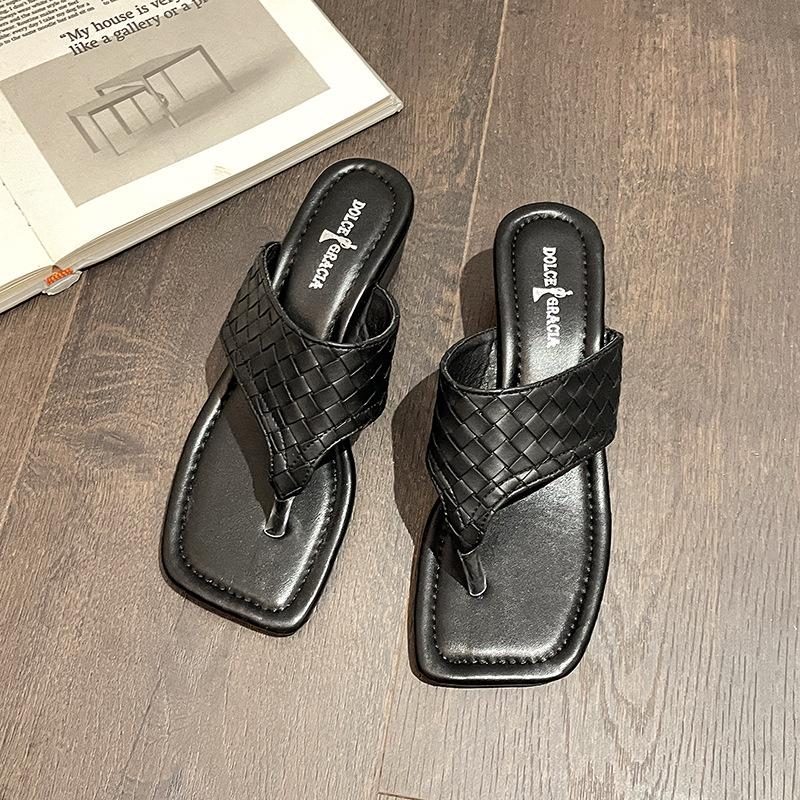 Retro simple and versatile slope heel flip-flops women's summer new casual skirt slippers summer sandals