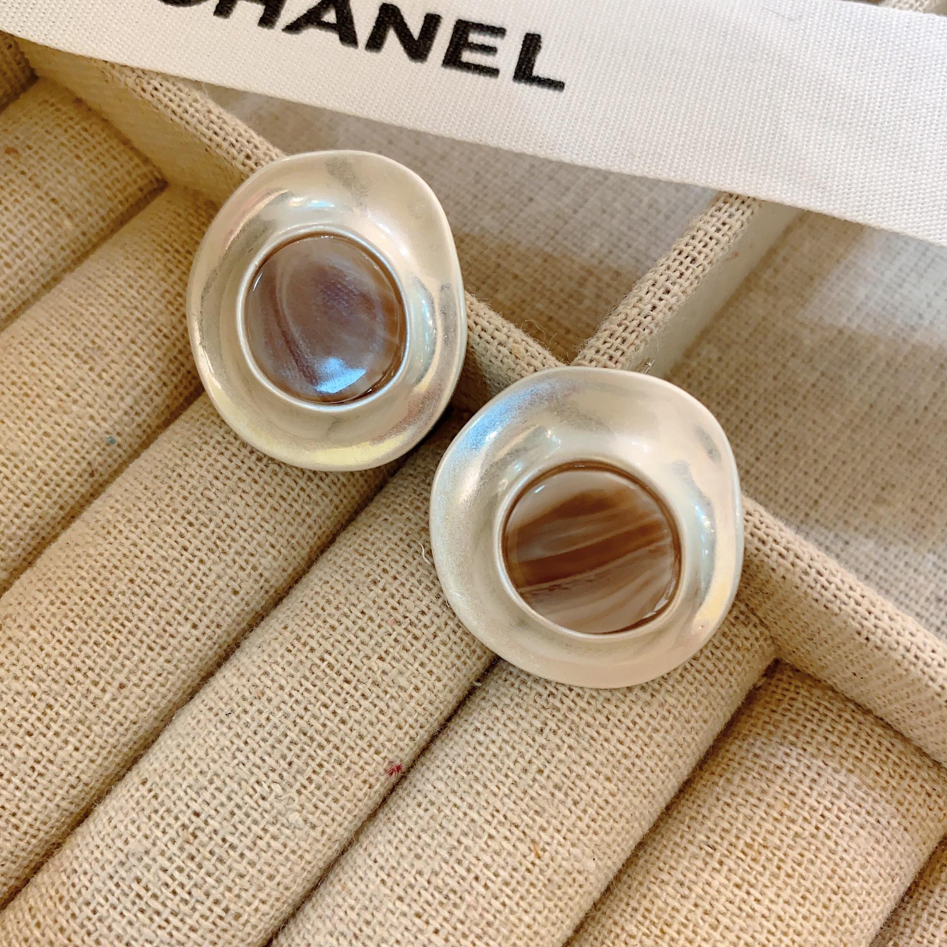 

Серьги-гвоздики из натуральной древесины с камнем, простые круглые, женские дизайнерские серьги высокого класса на сезон