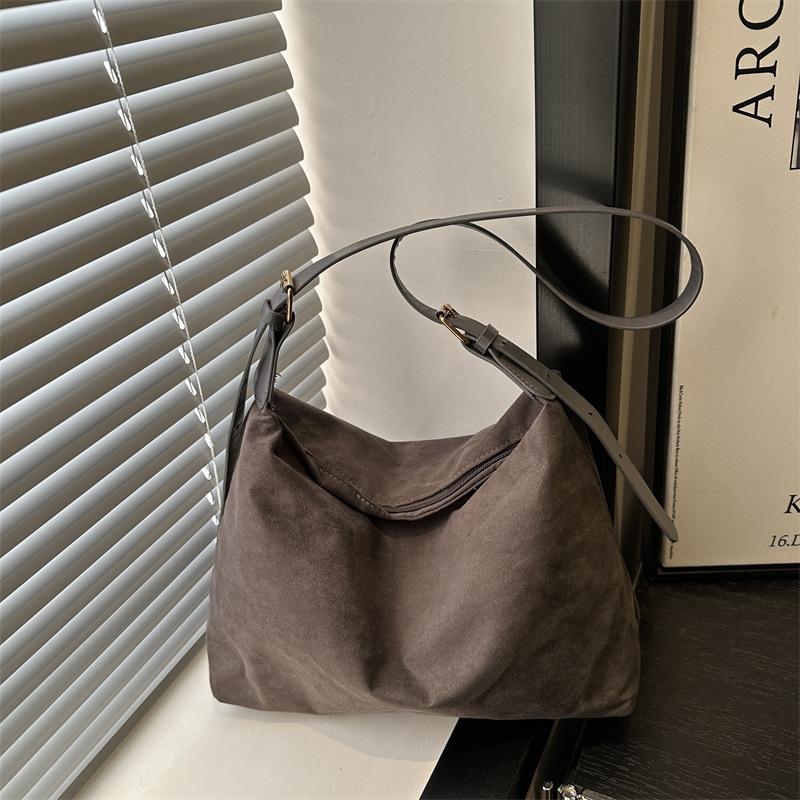 

Autumn and winter new large-capacity lazy wind casual simple tote bag women s trend versatile personality fashion messenger bag