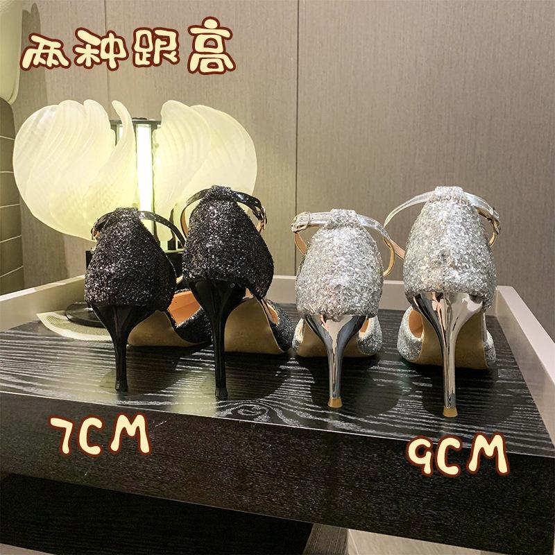 Mode Hohl Pailletten Sandalen für Damen Frühling und Sommer neuer Stil spitze Zehe Schnalle Stiletto hoher Absatz Mode Sandalen