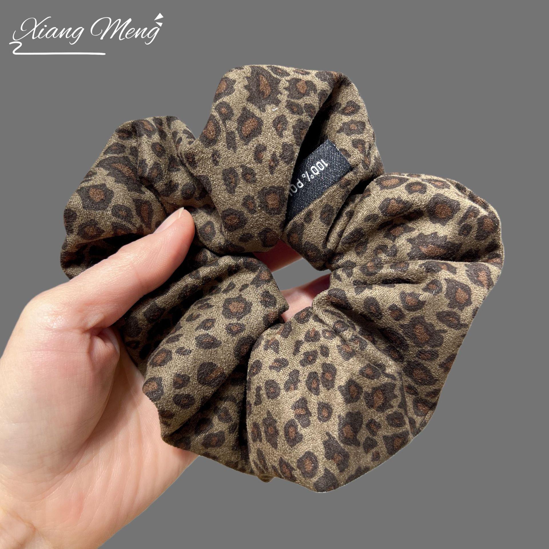 Leopard Print Retro Scrunchie: Versatile High-End Hair Tie and Headband