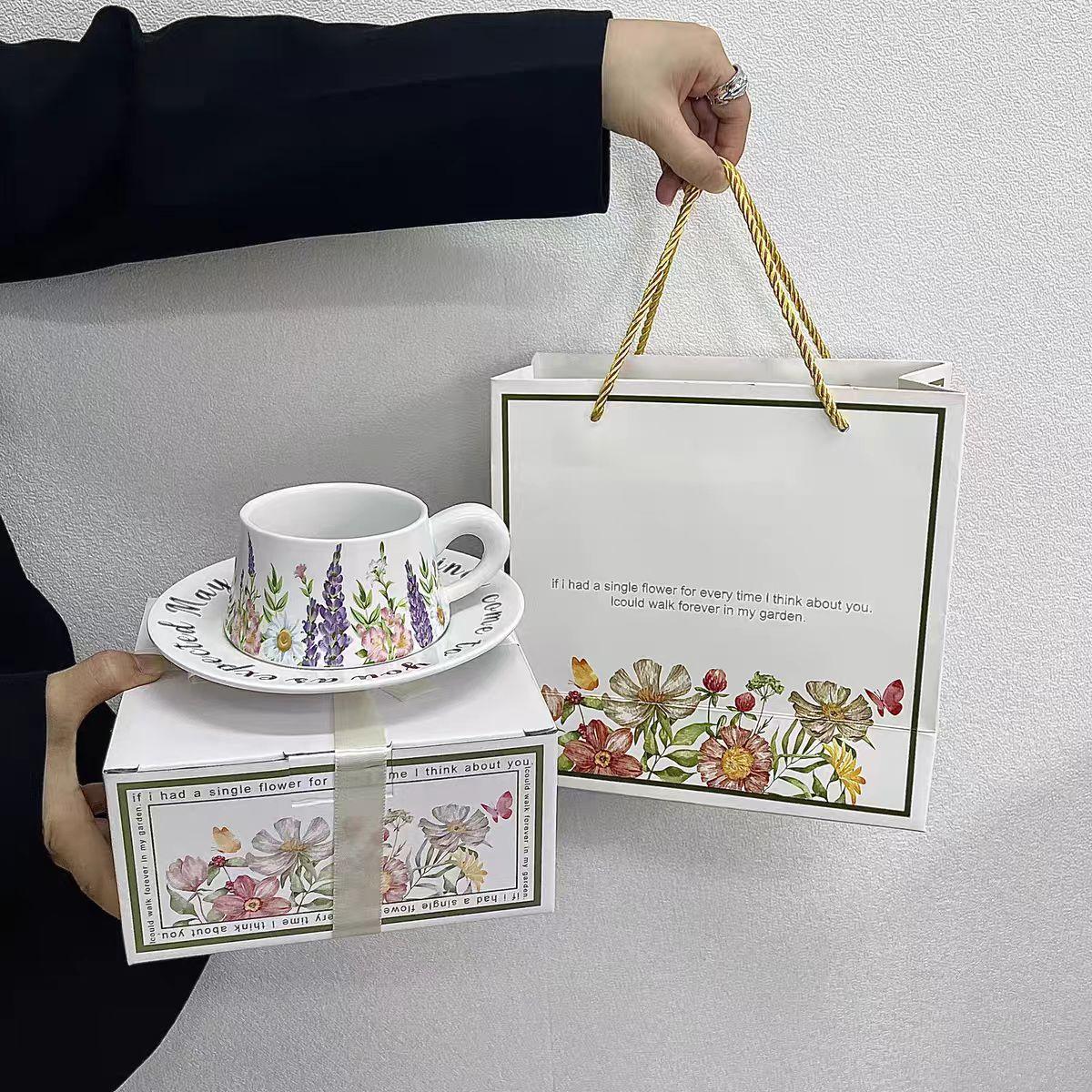 

Премиальная изысканная лавандовая кофейная чашка, подарок для девочек, сувенир, керамическая кружка, керамическая чашка с блюдцем 260Ml