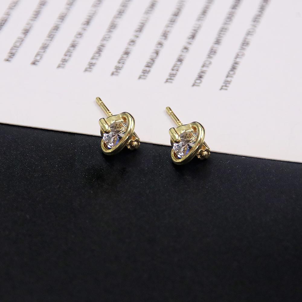 4 Piezas/Set Pendientes Anime Oosaki Nana de Presión Punk Cristal Saturno Piercing Pendientes Set para Mujeres Joyería