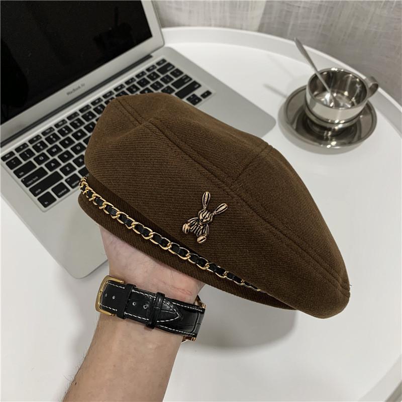 Retro Stylish Beret For Women Sweet Look With Embroidered Detail Chain