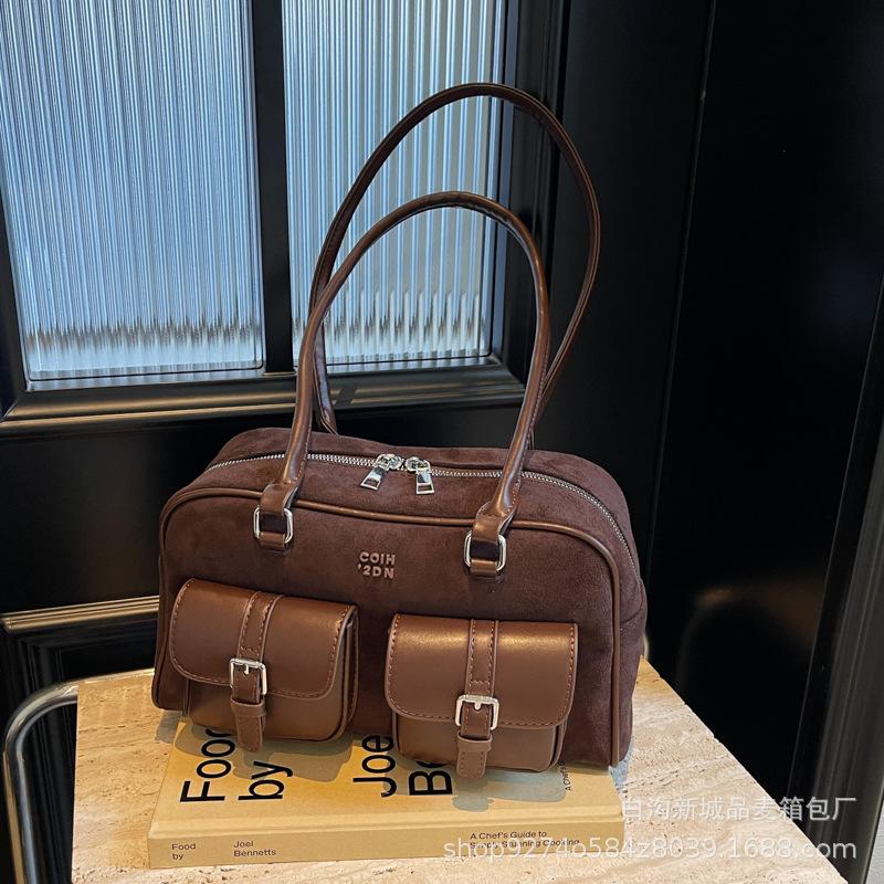 

Винтажная текстурная сумка подмышку женская 2025 осень новая нишевая портативная сумка-боулинг большой вместимости сумка для поездок на работу темно-коричневого