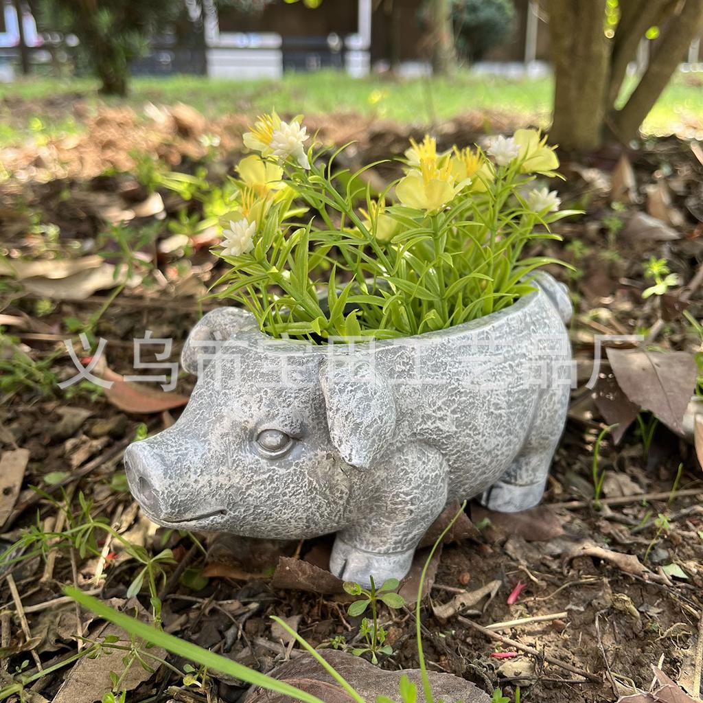 1 piggy flower pot, minimalist and cute pig resin flower pot statue, characteristic garden and courtyard decoration ornament.