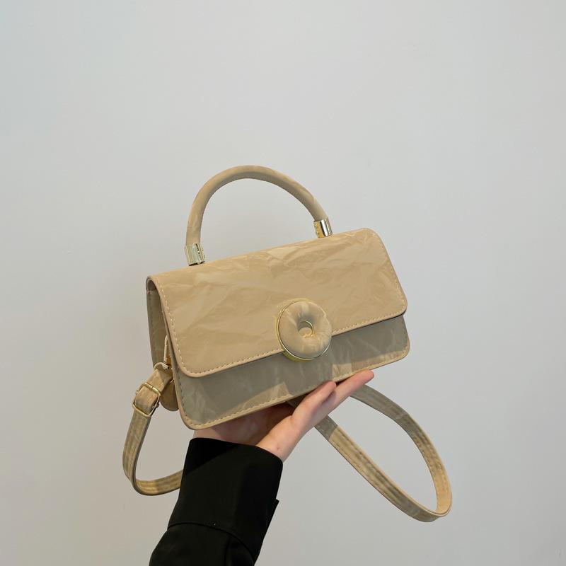

Niche design portable small bag female beauty 2025 autumn new leisure small square bag commuter shoulder bag хаки