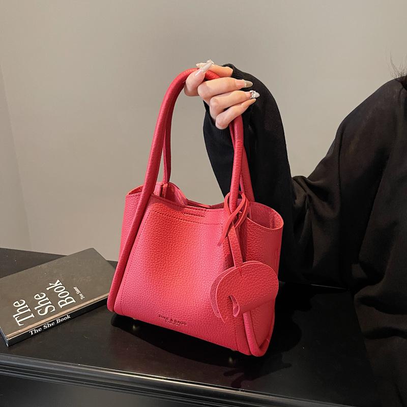 Large-capacity Bag Women's Spring and Summer Versatile 2025 New Casual Retro Messenger Bag Simple and Popular Portable Bucket Bag