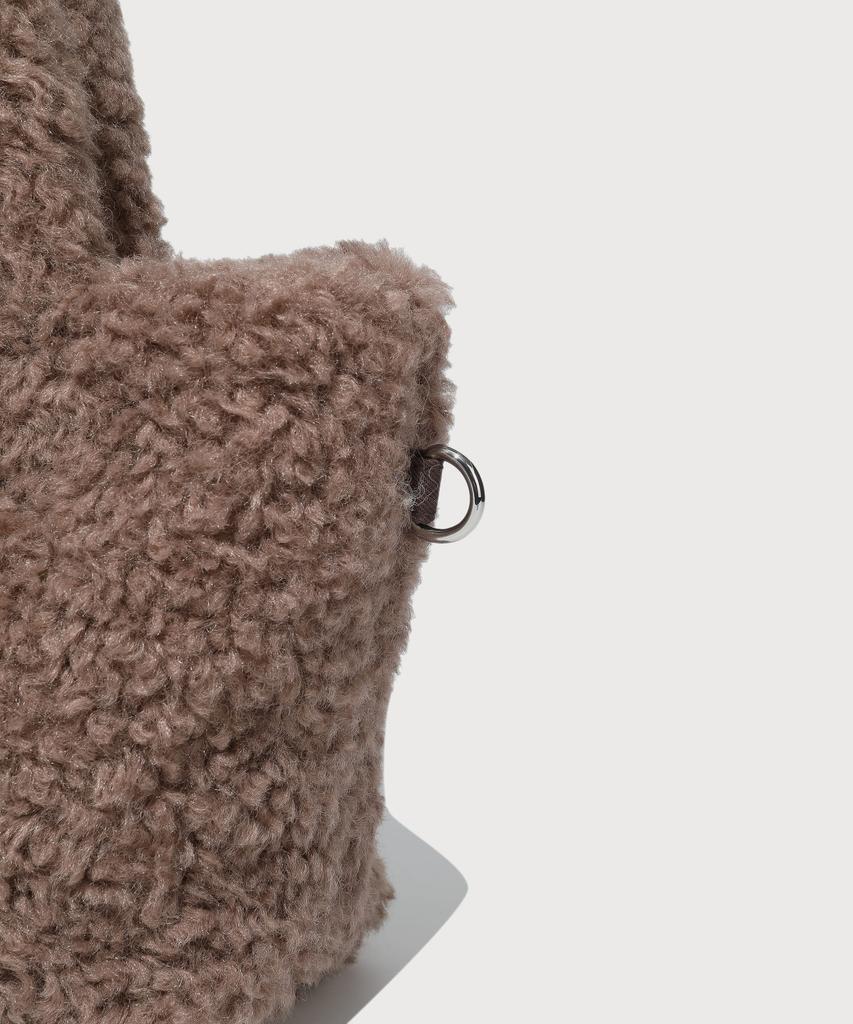 Covernat Woman Clover Heart Fluffy Tote Bag Brown