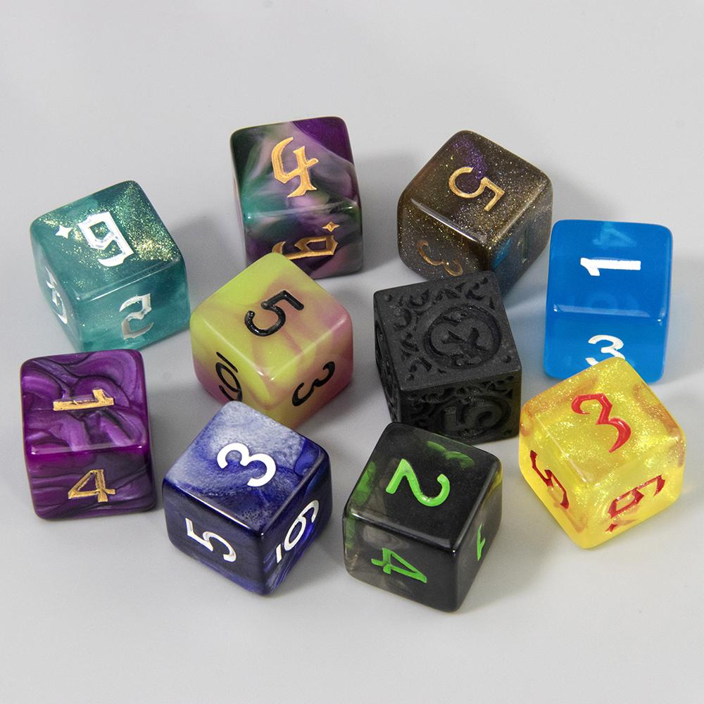 10 Stück Zufällige Polyedrische Kunststoffwürfel D4/D6/D8/D%/D10/D12/D20 Verschiedene Farbvarianten für DIY Tischspiel DND Brettspiel